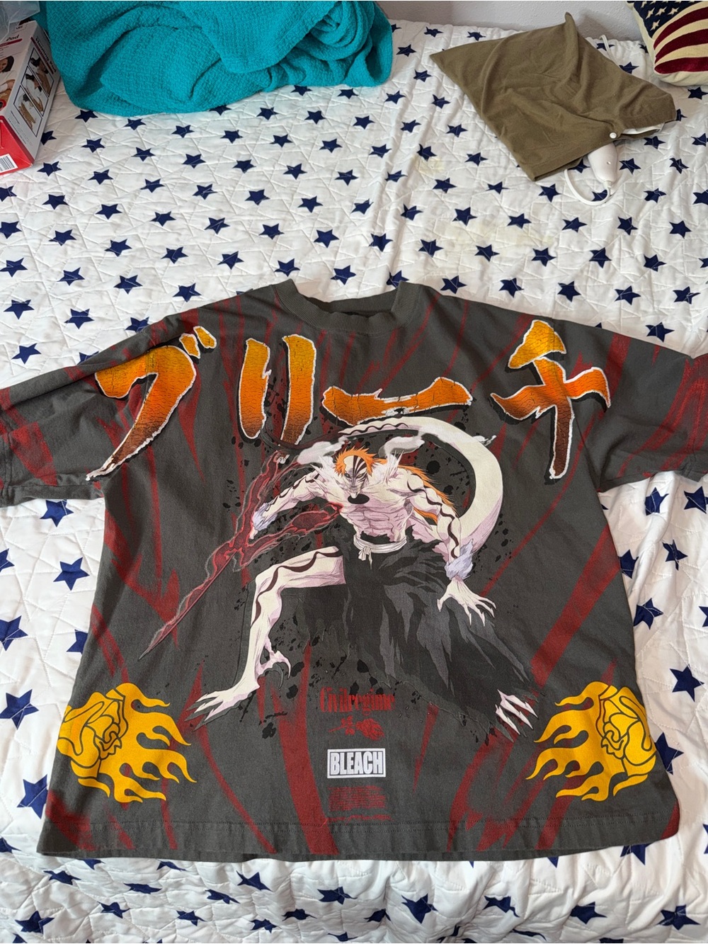 Men's Short-Sleeve Anime Graphic Tee in Gray with Orange Accents